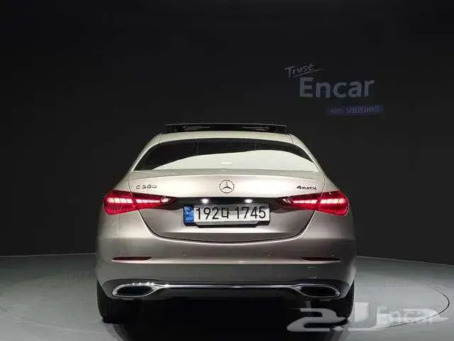 مرسيدس C300 2023 3