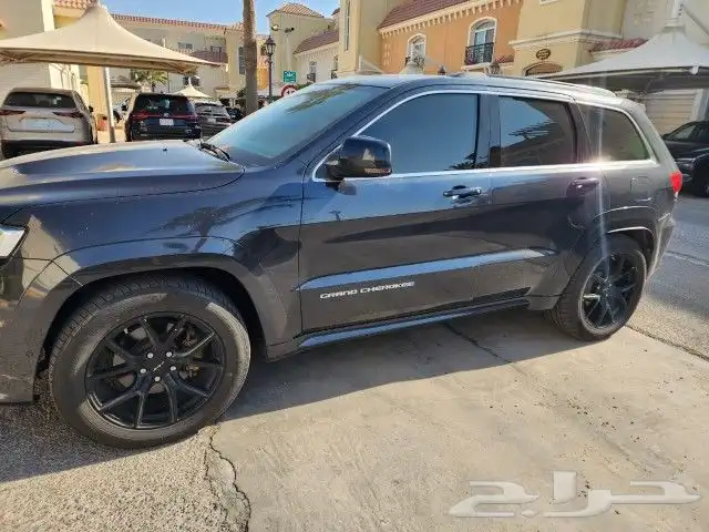 جيب ليمتد 2015 قير اوتماتيك بنزين الممشى  189 ألف كيلو  دبل 2