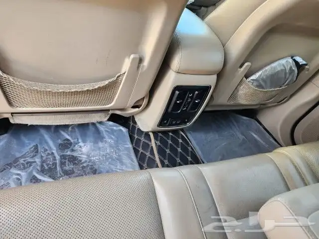 جيب ليمتد 2015 قير اوتماتيك بنزين الممشى  189 ألف كيلو  دبل 8