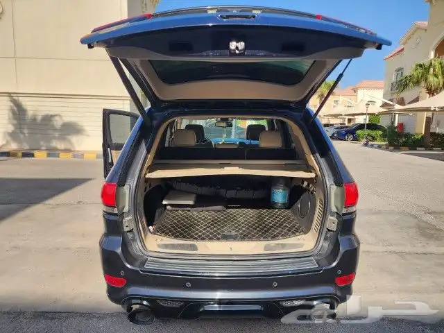 جيب ليمتد 2015 قير اوتماتيك بنزين الممشى  189 ألف كيلو  دبل 4