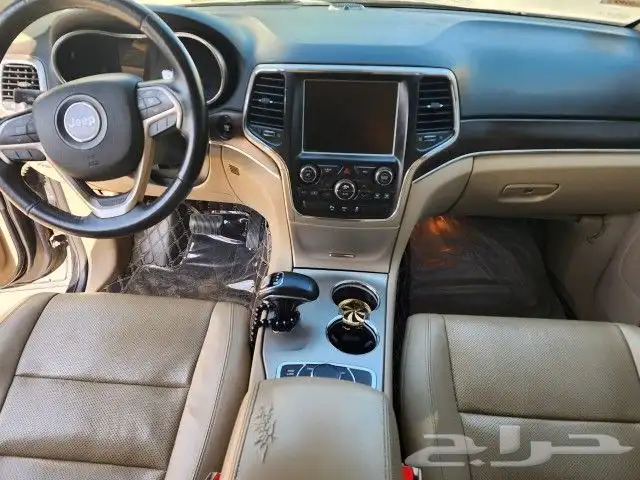 جيب ليمتد 2015 قير اوتماتيك بنزين الممشى  189 ألف كيلو  دبل 7