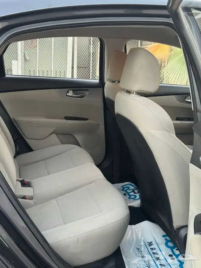 كيا سيراتو 2019عداد قليل وشبه جديده 12