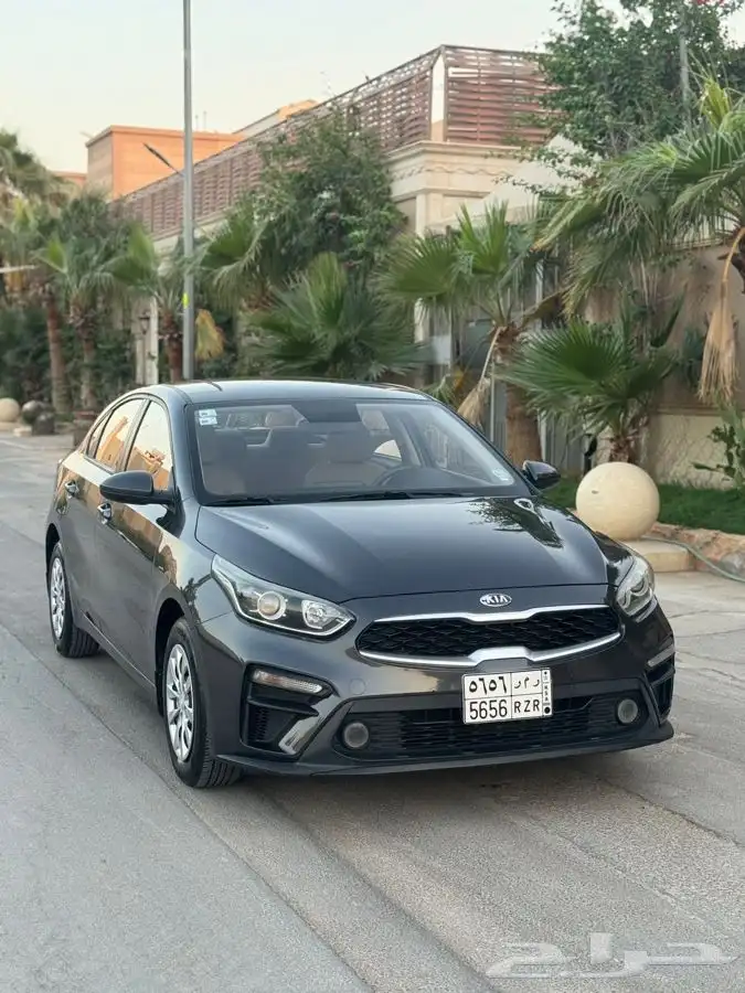 كيا سيراتو 2019عداد قليل وشبه جديده 5
