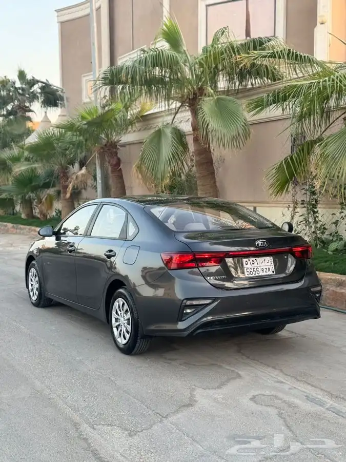 كيا سيراتو 2019عداد قليل وشبه جديده 2