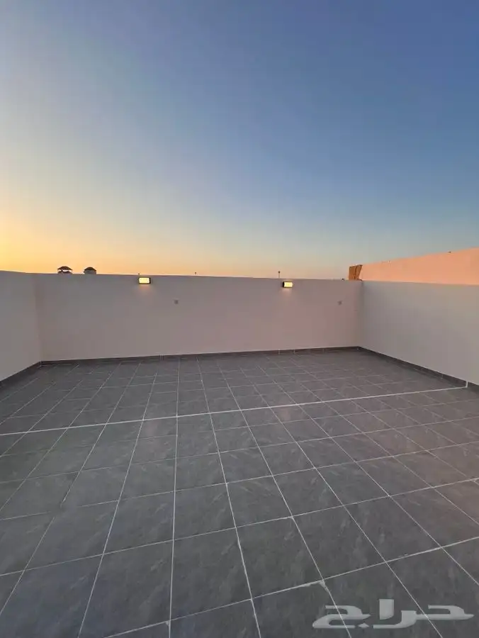فيلا نص ارض للبيع حي الصفا 17