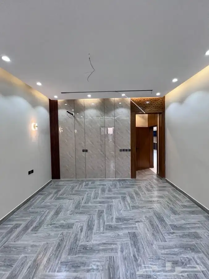 فيلا نص ارض للبيع حي الصفا 18