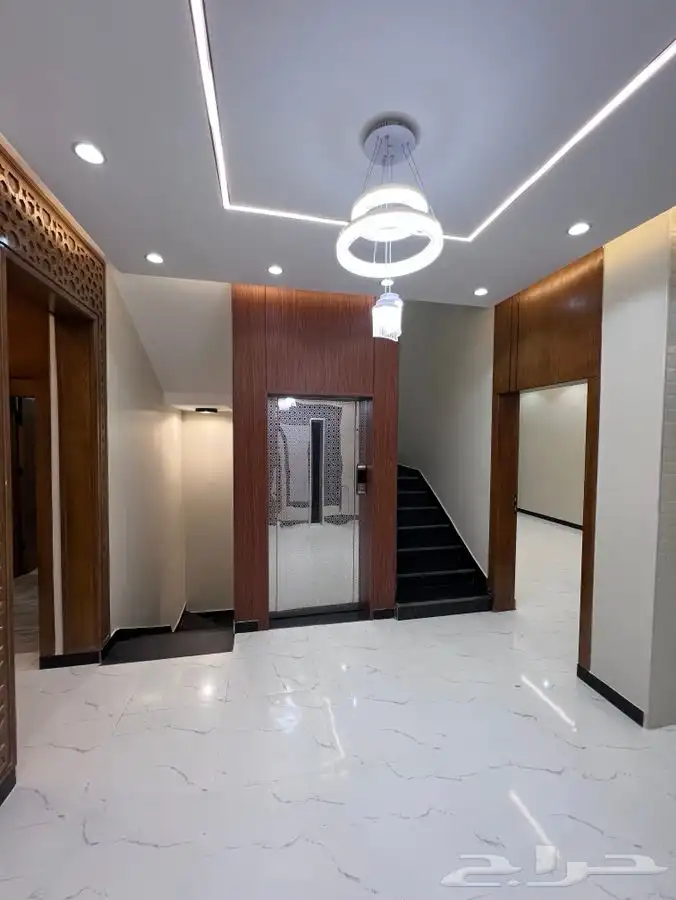 فيلا نص ارض للبيع حي الصفا 15