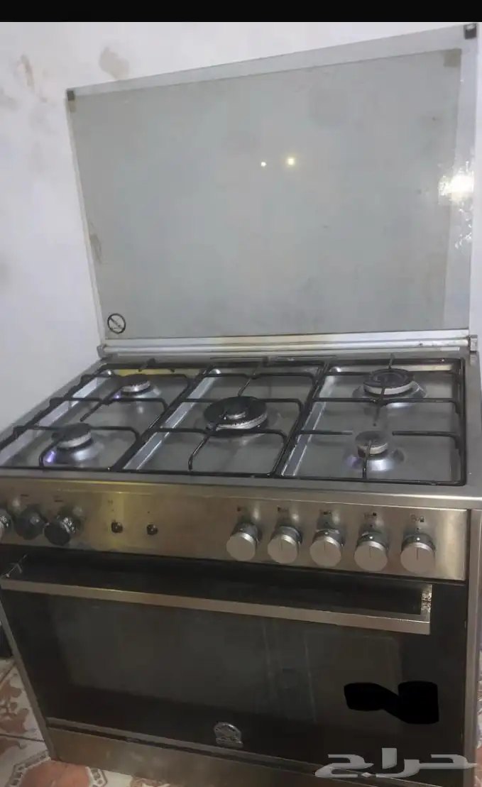 فرن غاز إيطالي شغال ميه بالميه ونظيف السعر 550ريال 0