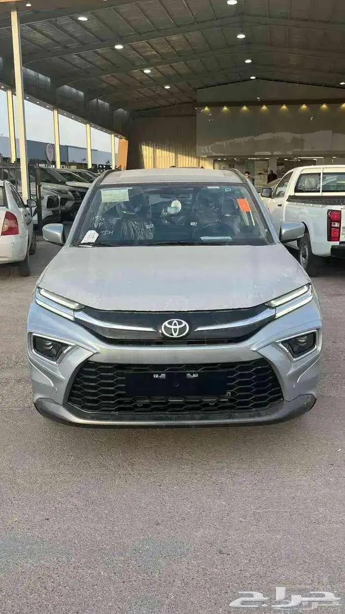 تويوتا اوربان كروزر 2026 GLX فل 2