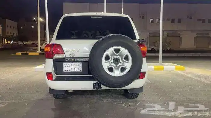 لاندكروزر الصخرة ونش دفلك سبير علاق مجهز للبر 7