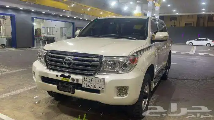 لاندكروزر الصخرة ونش دفلك سبير علاق مجهز للبر 8