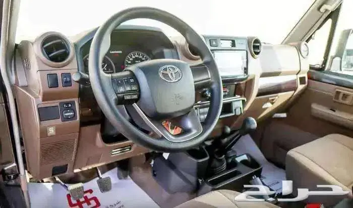 تويوتا ربع سلق بنزين بدون ونش لوحات 2025 7