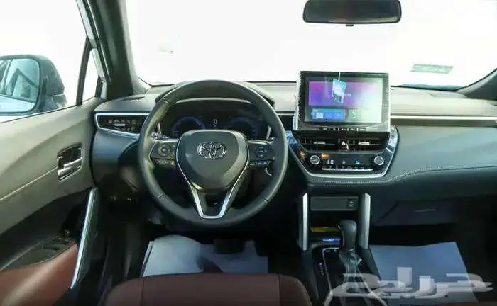 كورولا كروس ليمتد موديل 2024 وفي 2025 9