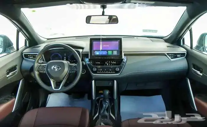 كورولا كروس ليمتد موديل 2024 وفي 2025 14