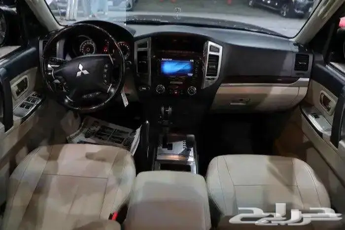 ميتسوبيشي باجيرو فل كامل فتحة سقف جلد موديل 2022 13