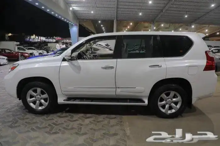ليكزس GX460 فل كامل فتحة سقف جلد موديل 2010 4