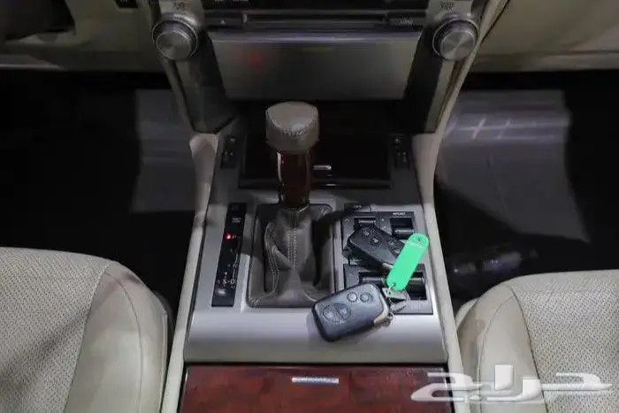 ليكزس GX460 فل كامل فتحة سقف جلد موديل 2010 16