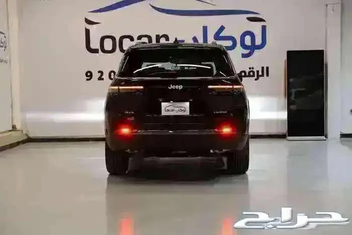 جراند شيروكي لاريدو ستاندر2025 5