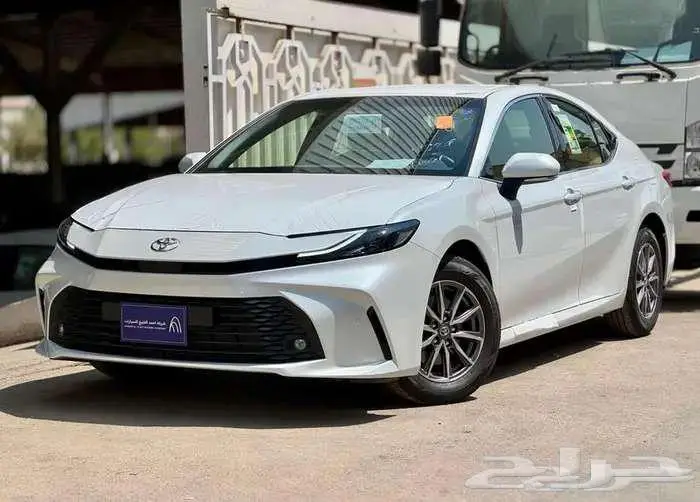 تويوتا كامري E بنزين 2025 بالنقد والتقسيط 1