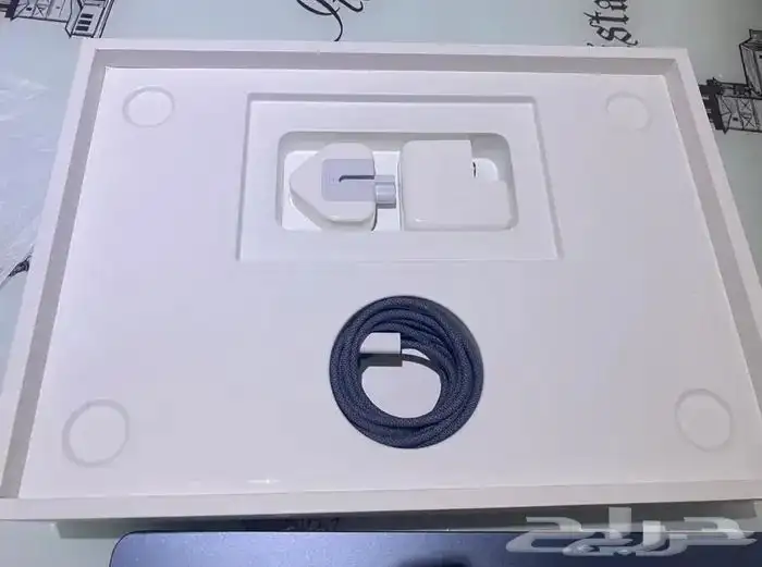 للبيع ماك بوك اير M2 نضيف اخو الجديد 10