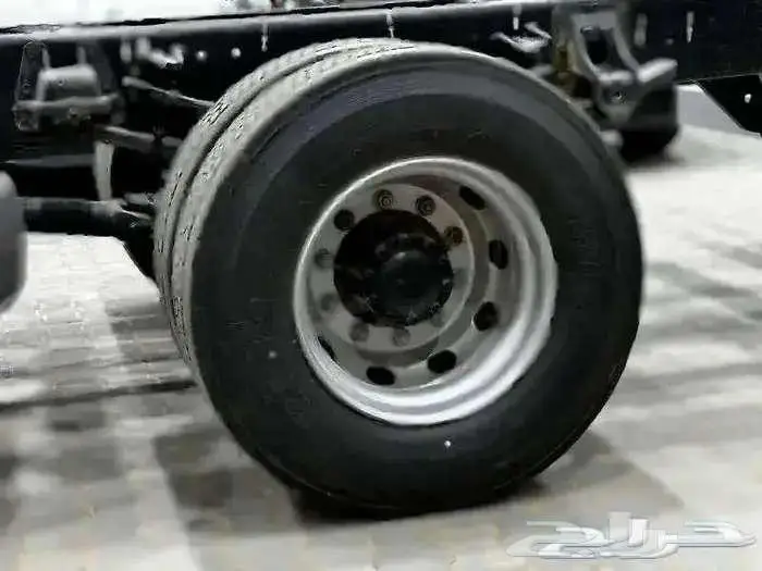 ايسوزو شاحنة 13 طن 2025 2