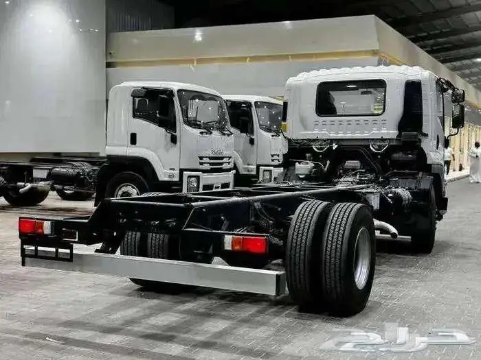 ايسوزو شاحنة 13 طن 2025 3