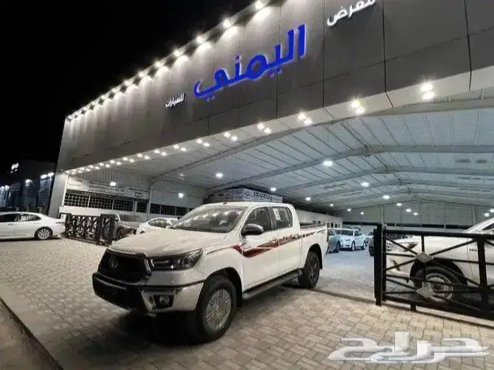 هايلكس بنزين دبل توماتيك فل كامل بصمه بريمي 2025 3