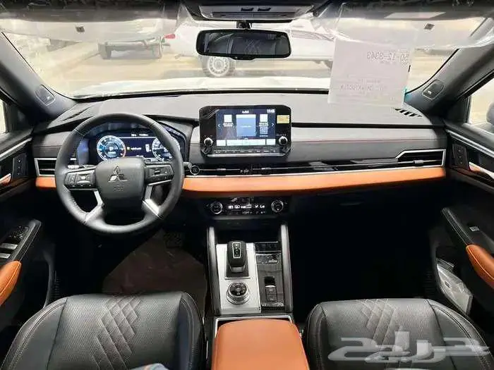 ميتسوبيشي اوتلاندر فل كامل بريميم 2025 10