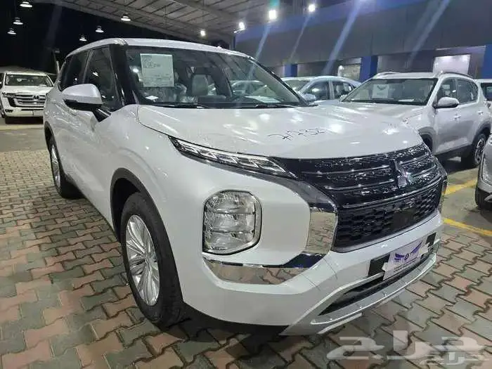 ميتسوبيشي اوتلاندر ستاندر 7 راكب 2025 1