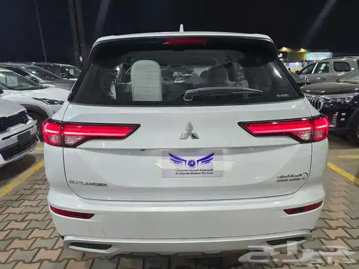 ميتسوبيشي اوتلاندر ستاندر 7 راكب 2025 5