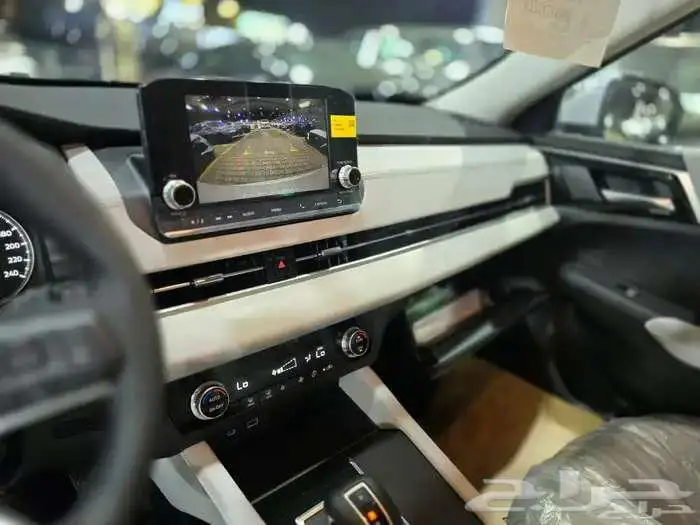 ميتسوبيشي اوتلاندر ستاندر 7 راكب 2025 6