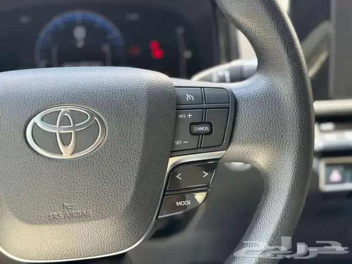 تويوتا كامري E بنزين 2025 بالنقد والتقسيط 10