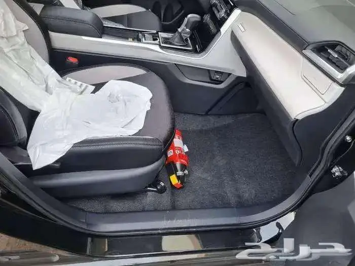 تويوتا فيلوز GLX 8