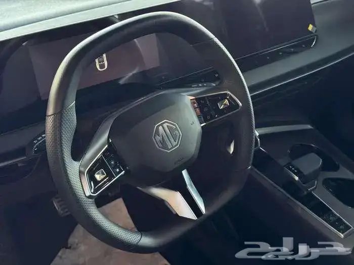 ام جي 7 منااافس الالنترا بسعر خاص 10