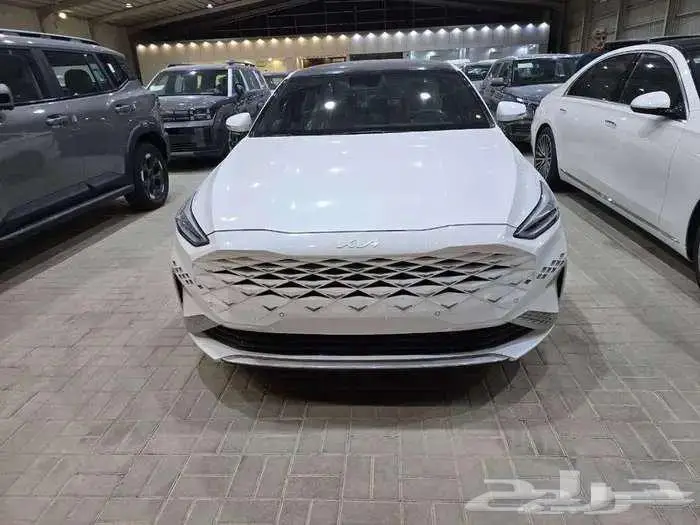 كيا GLS K8 موديل 2024 باقساط مميزة .. 2