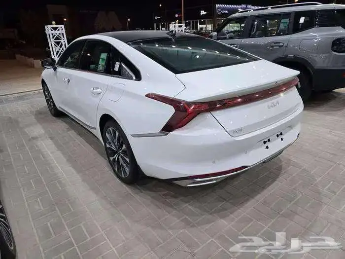 كيا GLS K8 موديل 2024 باقساط مميزة .. 8