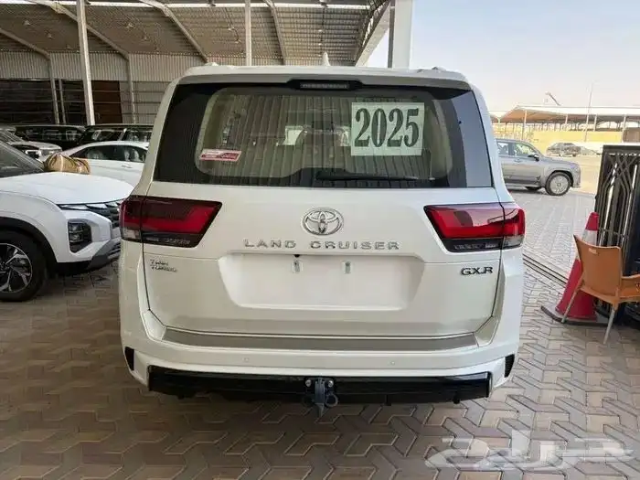 لاندكروزر جكسار L3 بنزين 2025 سعودي ممشى 5800 كم 3