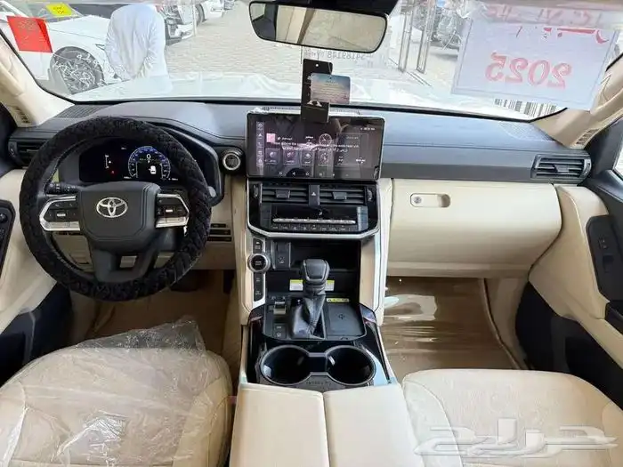 لاندكروزر جكسار L3 بنزين 2025 سعودي ممشى 5800 كم 7