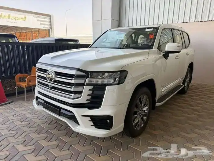 لاندكروزر جكسار L3 بنزين 2025 سعودي ممشى 5800 كم 0