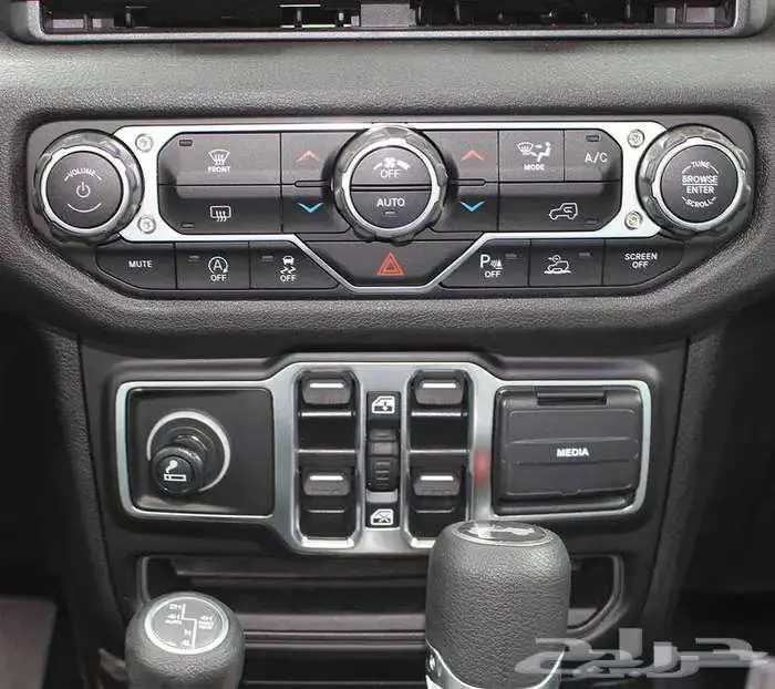 جيب رانجلر سبورت 2024 9