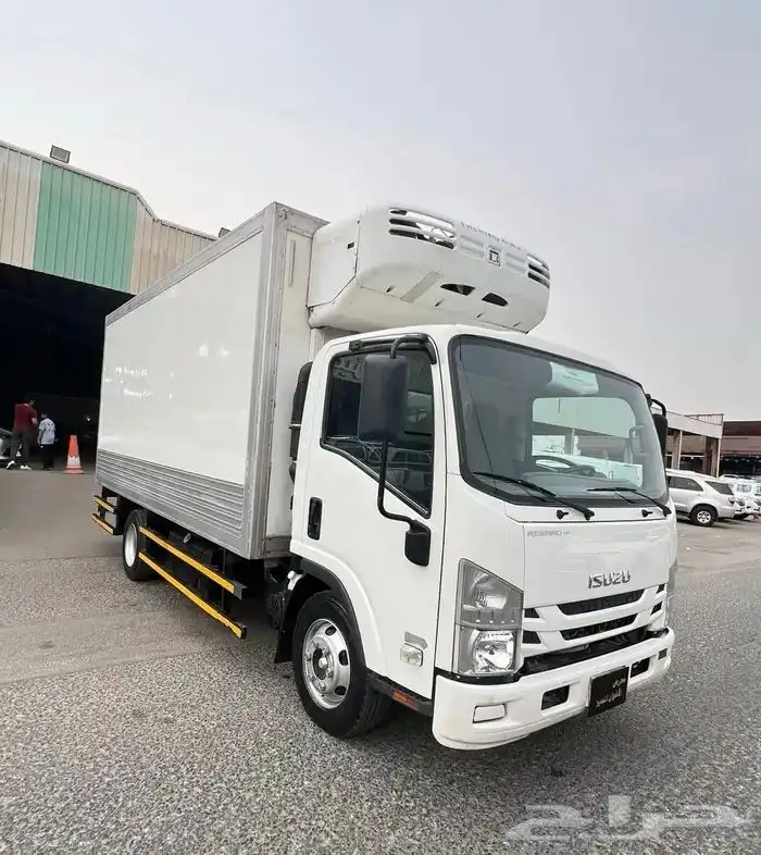 دينا إيسوزو 2023 براد للإيجار 1