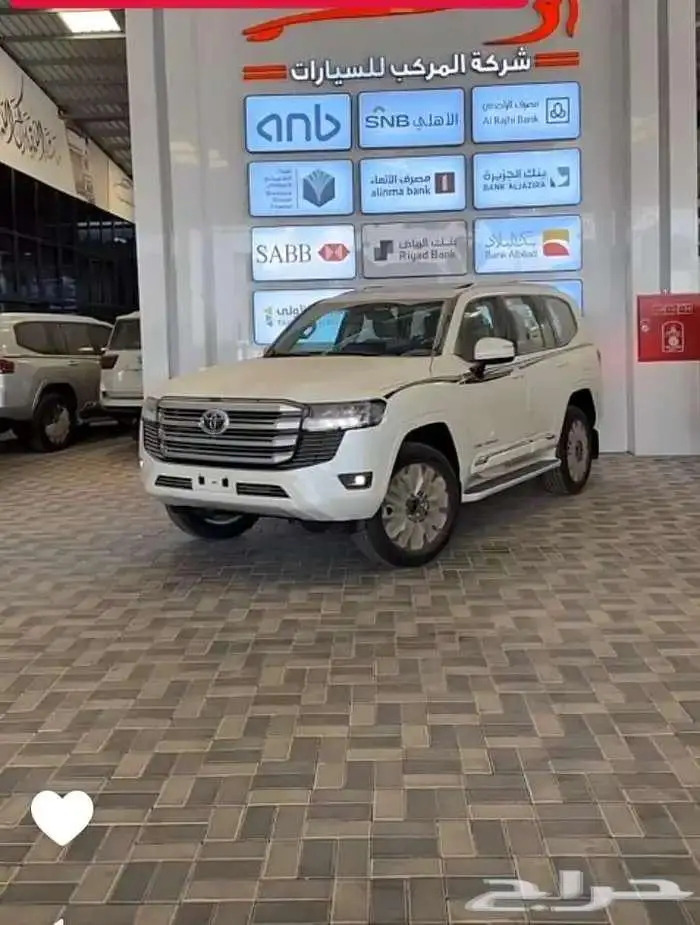 تويوتا لاندكروزر كروزر GXRL4 بنزين خليجي تنفس طبيعي 1