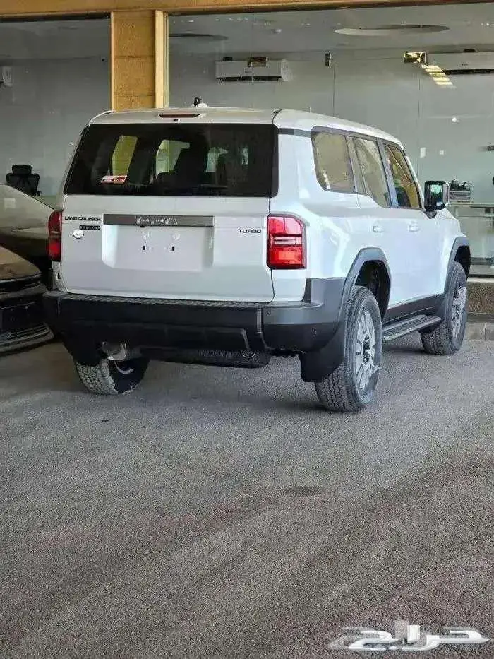 تويوتا برادو TXL1 بنزين 2025 عروض الأقساط لدى الحسن 3