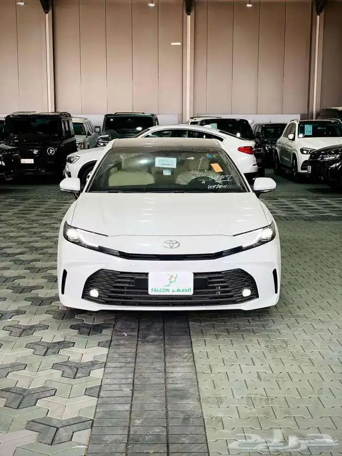 تويوتا كامري فل ونص وستاندر هايبرد وبنزين 2025 (أقساط وكاش) 0