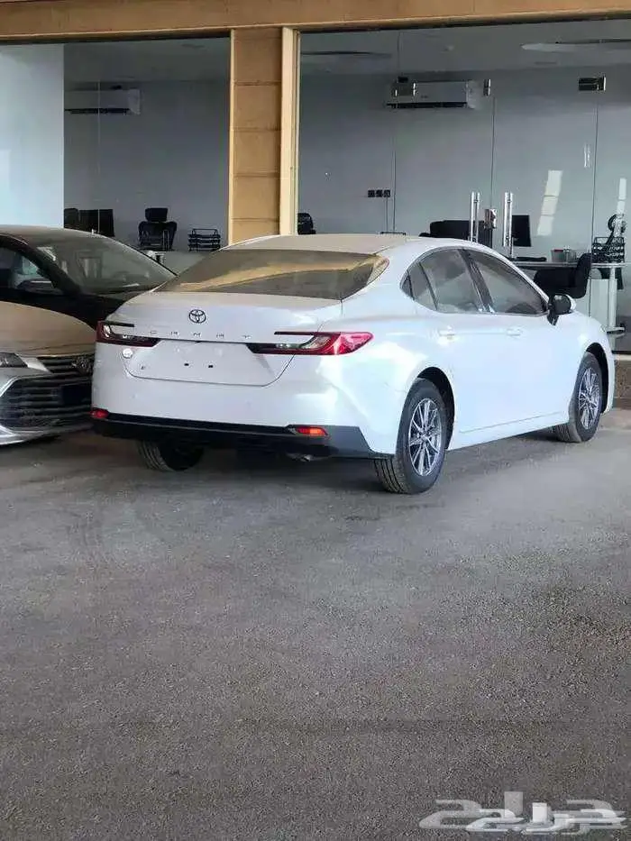 كامري E ستاندر بنزين سعودي 2025 بقسط 1680 لدى الحسن 2