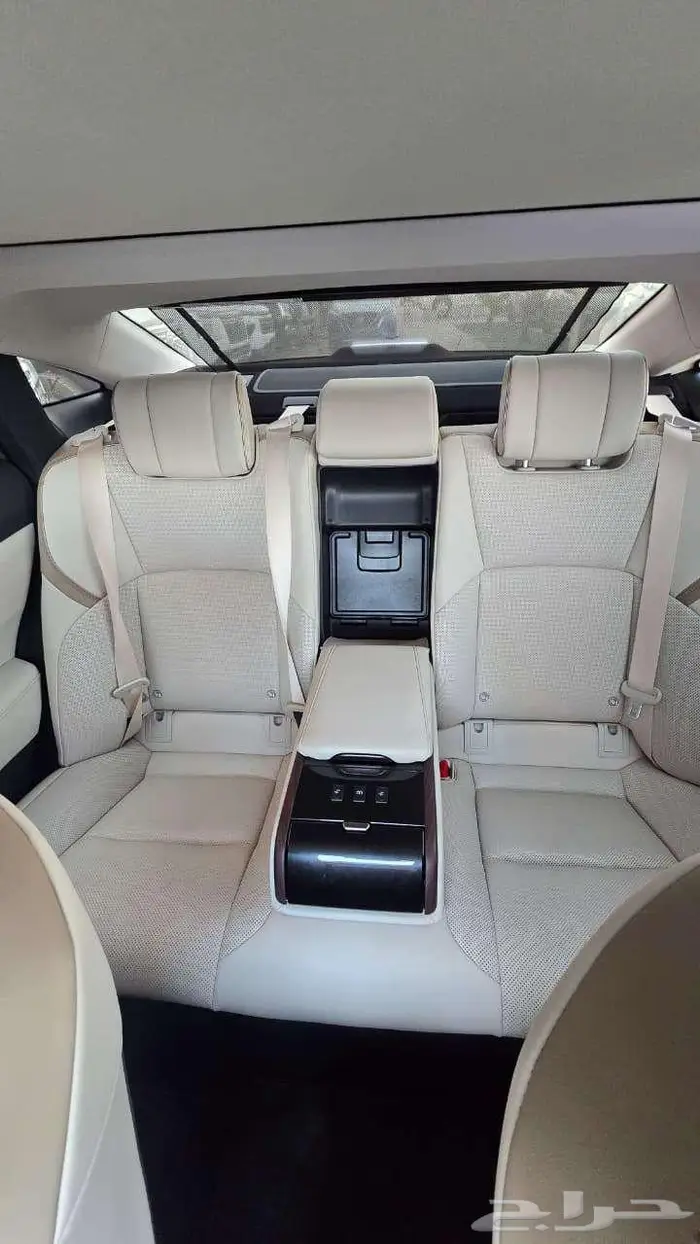 تويوتا كراون بريميوم هايبرد ابيض 2026 5
