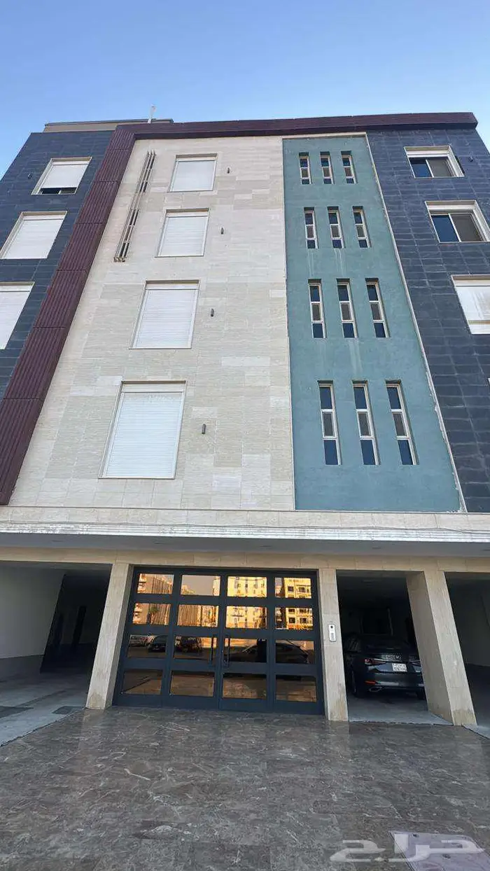 شقة للإيجار في حي الصواري - 5 غرف - تشطيب جديد سوبر الترا 0