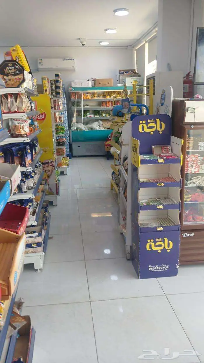 بقالة بموقع مميز للبيع والتقبيل 4