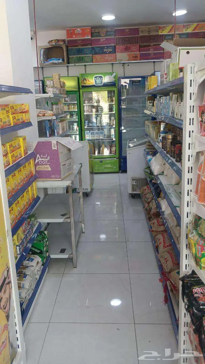 بقالة بموقع مميز للبيع والتقبيل 1