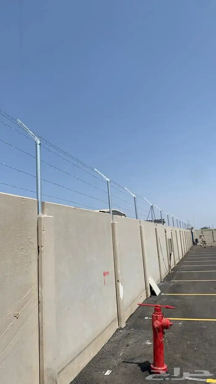 تسوير المزارع والأراضي والملاعب وتوريد وزراعة النخيل العربي 4